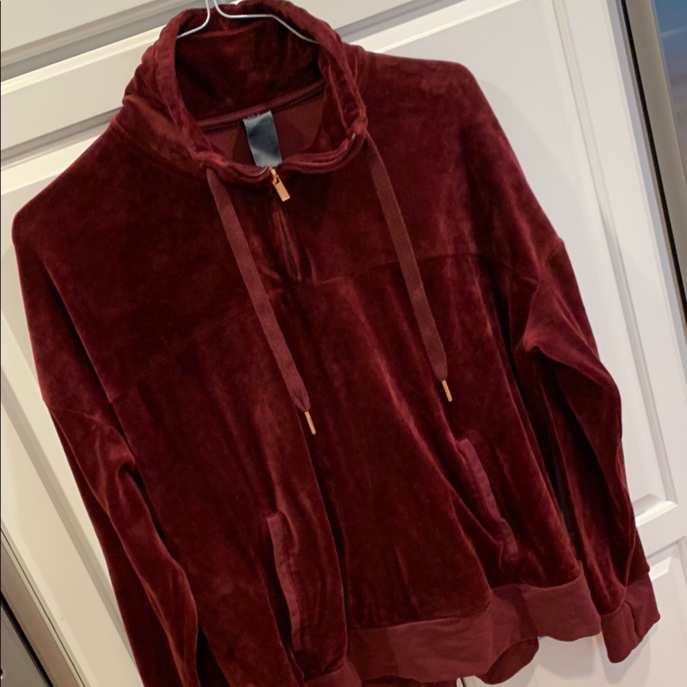 Champion wine Red velour Sweater w/Collar. Front pockets and zipper size XL